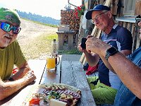 Abendessen auf der Mittelbergalpe : AlpenX2025 Allgäu, MTB, Transalp